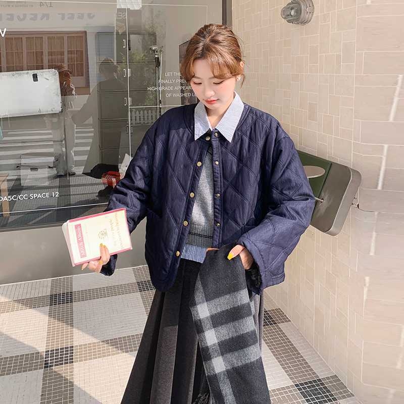 Jakna od poliesterskih vlakana, jednobojna, širokog kroja, duga rukava