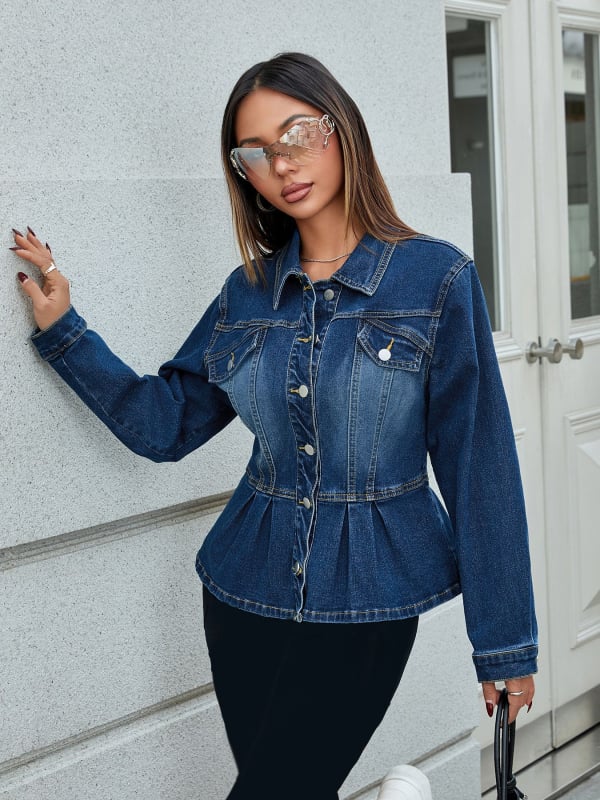 Ženska traper jakna uskim strukom, ukrasne džepove, dugi rukavi, rever ovratnik, rub u obliku kišobrana