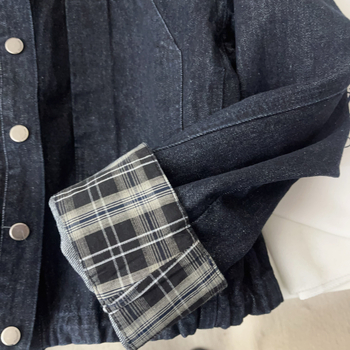 Ženska denim kratka jakna, slobodan kroj, polo ovratnik, dugi rukavi, pamučna tkanina s elastanom