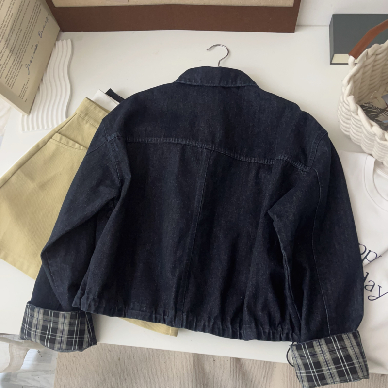 Ženska denim kratka jakna, slobodan kroj, polo ovratnik, dugi rukavi, pamučna tkanina s elastanom