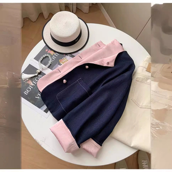 Kaput od denima s denim satenskim žakardom, dvostruko nošenje, ženski proljetni ležerni kratki kaput; okrugli ovratnik, dugi rukavi, duljina 50–65 cm