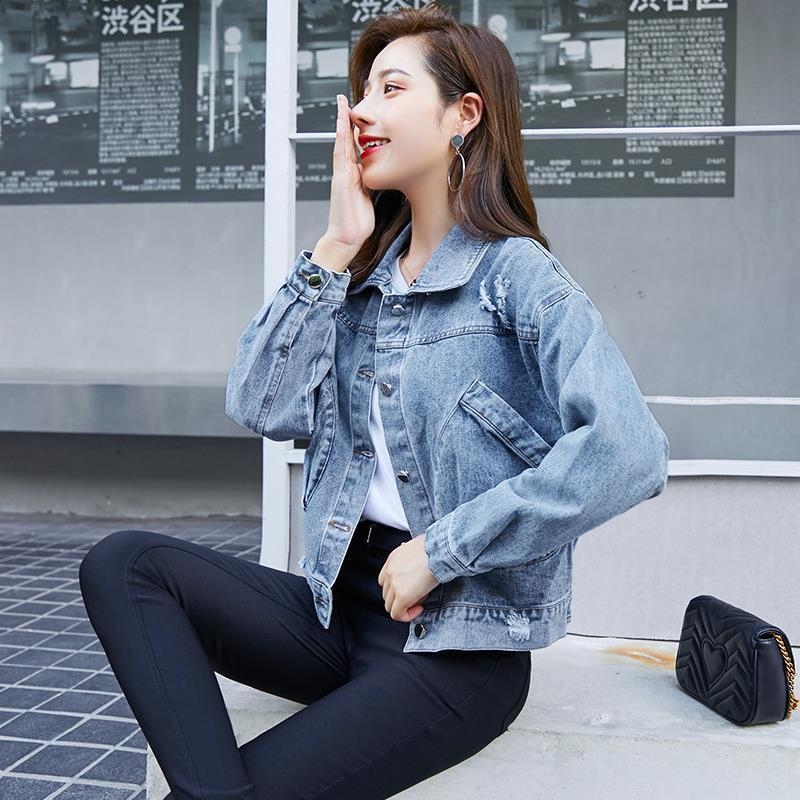 Ženska traper jakna – opuštena kroj, dugi rukavi, četvrtasti ovratnik, 95% pamuk, gradski stil