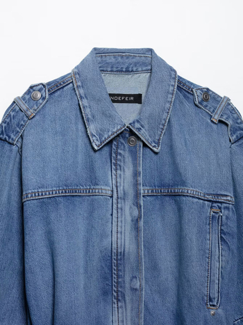 Τζιν σακάκι σε βρετανικό στυλ, μακριά μανίκια, μεσαίου μήκους (65-80 εκ.), Άνοιξη 2025