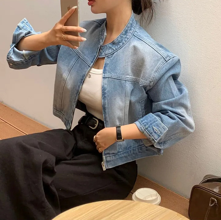 Деним кардиган с градиентен модел, стояща яка, цип отпред, къс силует