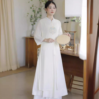 Izšūta Qipao kleita no šifona, poliester 70–80% (Pavasara 2023)