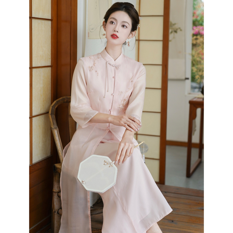 Ķīnas stila izšūtais tējas tērpu komplekts ar elastīgu jostu, vidēja garuma, 3/4 piedurknes, ikdienas Zen iedvesots (Audums: kokvilnas diegi; Galvenais materiāls: kazas āda; Izlaiduma gads/sezona: universālais modelis)