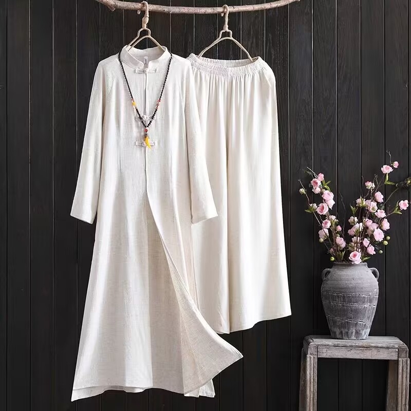 Дамски костюм от две части в етно-дзен стил: конопено-памучна смес с полиестер под 30%, висока температурна оформяща обработка, подходящ за сценични изпълнения, есен 2024