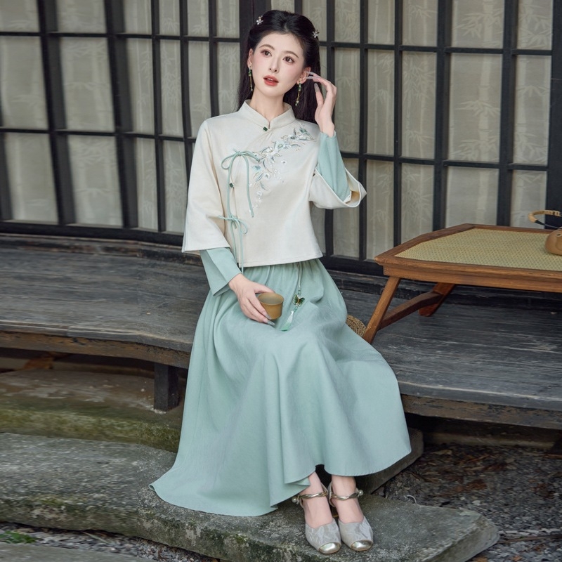 Бродиран топ с мек велурен финиш, стояща яка и дълги ръкави – тясна кройка (чаен комплект) – памук-полиестер смес, съдържание полиестер под 30%