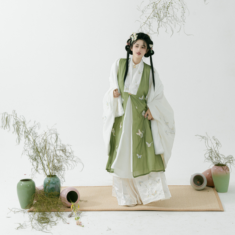 Set Hanfu feminin în stil Ming: palton lung de primăvară, cheongsam cu închidere frontală și fustă cu Horse-Face – imprimeu poliester, 90–95% țesătură, codul 058, primăvara 2022