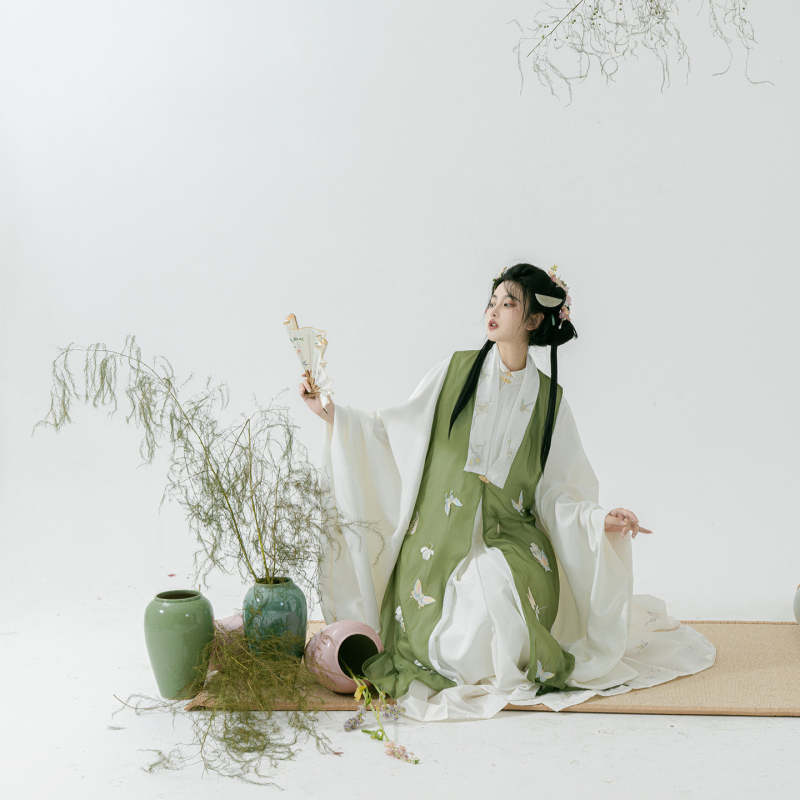 Set Hanfu feminin în stil Ming: palton lung de primăvară, cheongsam cu închidere frontală și fustă cu Horse-Face – imprimeu poliester, 90–95% țesătură, codul 058, primăvara 2022