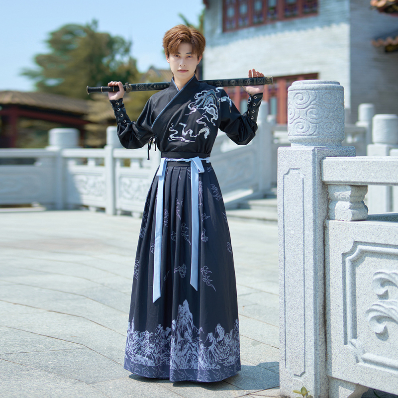 Set kostýmov pre pár v starovekej čínskej štýle s mečom a študentom; tkanina bavlnené vlákna; hlavný materiál: polyester; polyester <30%; letné vydanie 2022
