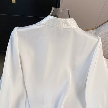 Cămașă de jacquard cu mânecă lungă, guler înalt și nasturi-nod – Jiangnan, poliester, conținut poliester 70–80%, primăvara 2025