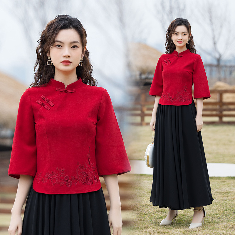 Set odjeće u Tang stilu s Hanfu inspiracijom, top u cheongsama stilu s kineskim čvorovima na kopčama, proljeće-ljeto