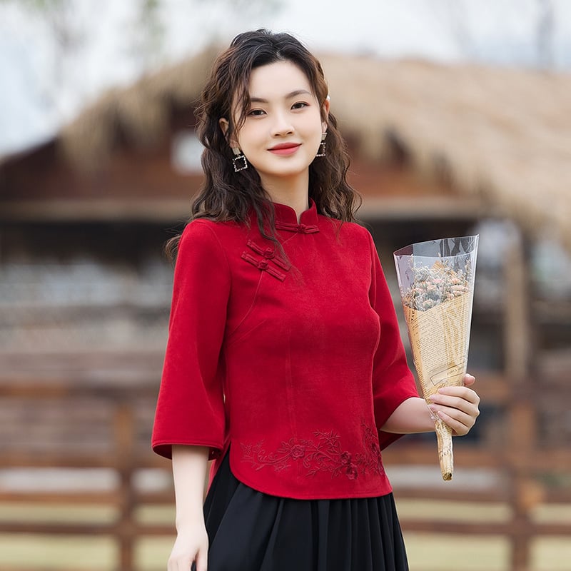 Set odjeće u Tang stilu s Hanfu inspiracijom, top u cheongsama stilu s kineskim čvorovima na kopčama, proljeće-ljeto