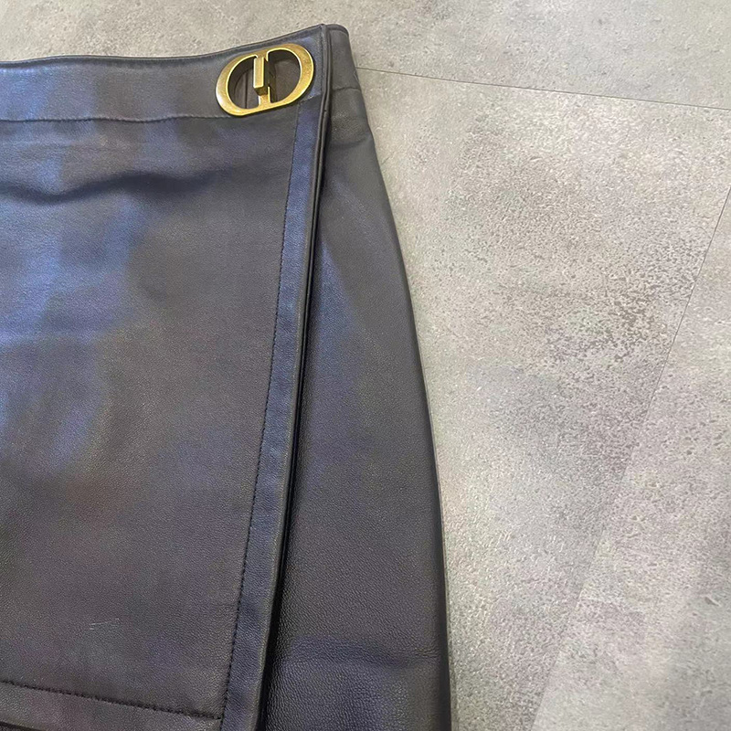 Ženske hlače od prave kože, visokim strukom, široke nogavice, opušten kroj, jesen 2023, elegantan svakodnevni stil