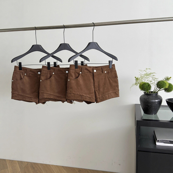 Corduroy lühikesed püksid madala vöökoha, kolmveerand pikkus, vaba lõige, mikroelastsus