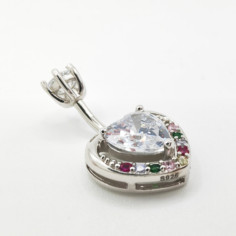 Loio 925-сребърен пръстен за пъп със сърцевидна форма и диаманти