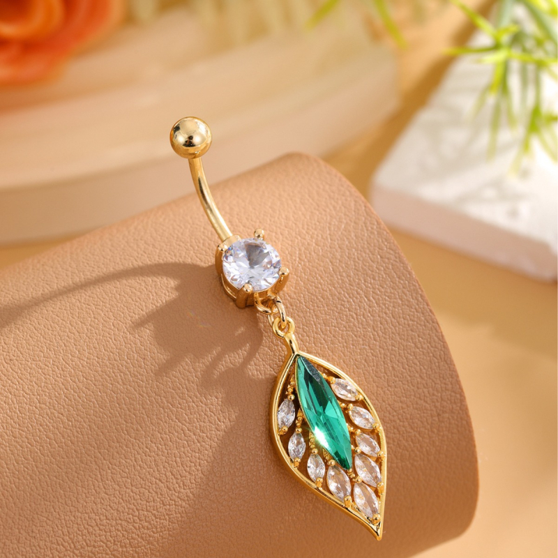 Медна пъпна украса с циркон, листен мотив, възможност за персонализация, самостоятелна опаковка