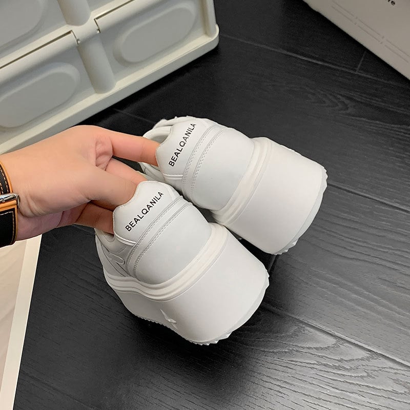 Pantofi sport damă din piele, platformă, vârf rotund, piele în două straturi, închidere cu șireturi în față și în spate, platformă 6–8 cm