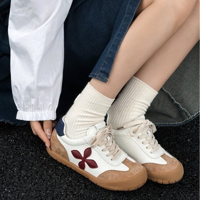 Pantofi sport pentru femei din piele naturală - talpa joasă, șireturi în față, căptușeală din plasă respirabilă, talpă din cauciuc, branț din piele de porc