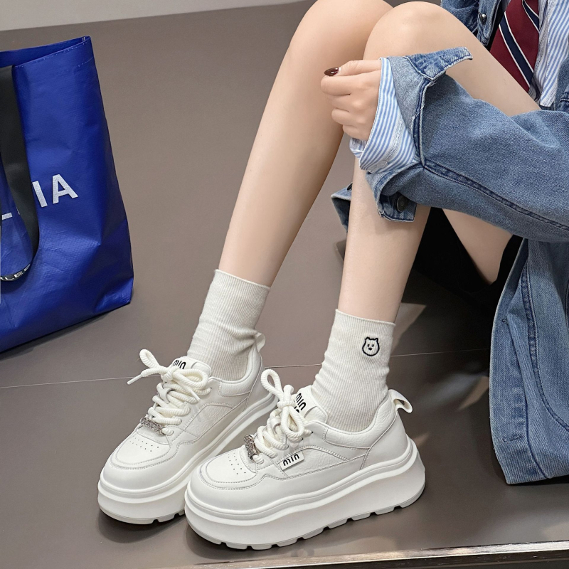 Pantofi sport pentru femei cu platformă, înălțime a tocului 6–8 cm, piele naturală, stil casual zilnic, Primăvara 2025