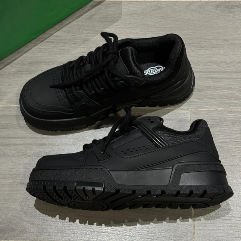 Дамски скейт обувки с горна част от синтетична кожа, нисък връх, антихлъзгаща подметка от гума с инжекционно формована технология, EVA стелка, закопчаване с кръстосани презрамки