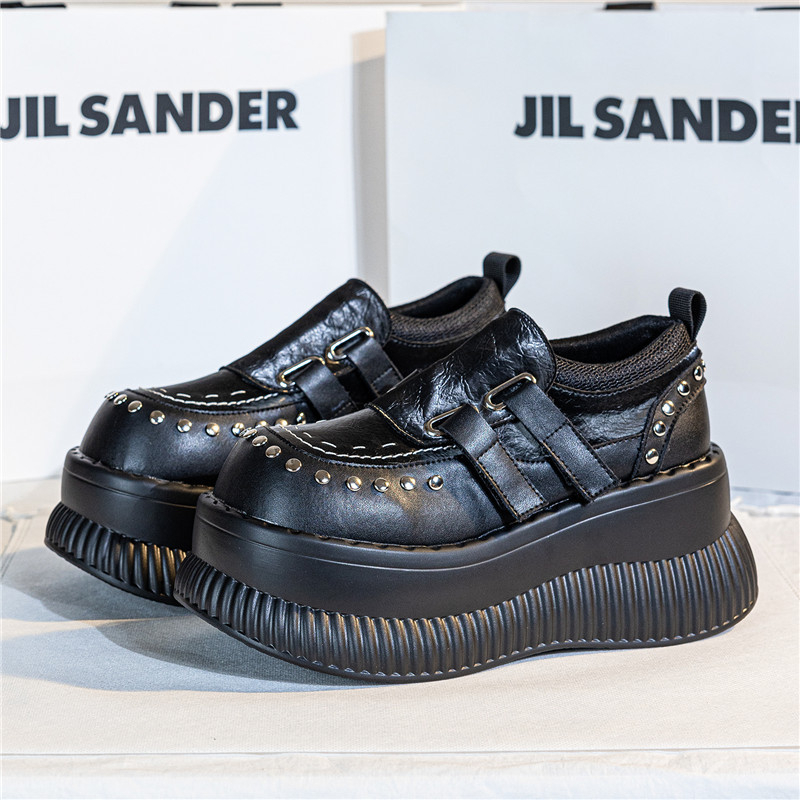 Женски пънк платформи маратонки с пирони, микрафибър горна част, PU подметка, закопчаване с велкро, нисък глезен, закрълен нос