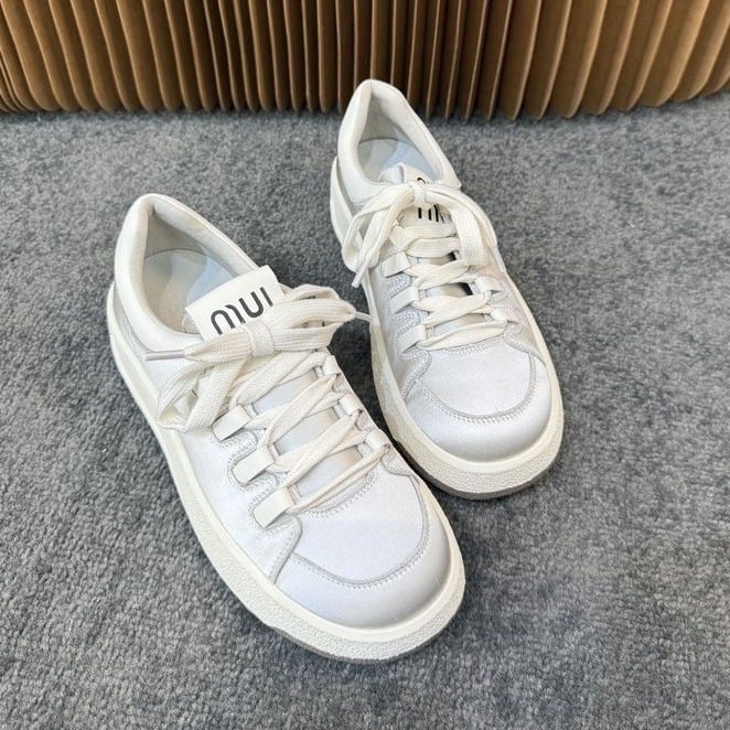 Ежедневни спортни обувки с дебела подметка, сатенено горнище, гумена подметка, латексова стелка, кръгъл нос, предно връзване