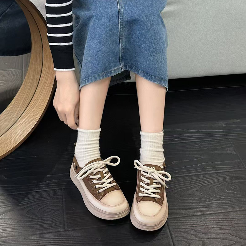 Pantofi sport din piele naturală pentru femei, partea superioară din piele de vită în două straturi, închidere cu șireturi, talpă din cauciuc cu platformă