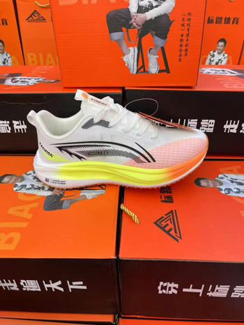 Unisex ταξιδιωτικά αθλητικά παπούτσια με ρίγες, πάνω μέρος από super fiber, σόλα από φυσικό καουτσούκ, αναπνέοντα, κορδόνια