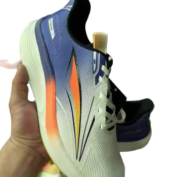 Αθλητικά παπούτσια τρεξίματος Unisex — διαπνοή, ελαφριά, γρήγορο στέγνωμα; άνω μέρος: TPU + συνθετικό δέρμα + ύφασμα; σόλα: καουτσούκ + MD + TPU; κλείσιμο: κορδόνια; πάτος: υφασμάτινη επένδυση; χαμηλό ύψος πάτου 1–3 εκ