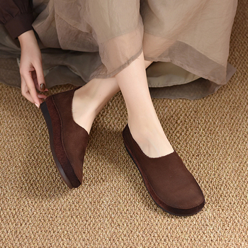 Pantofi dama cu talpă plată, vârf rotund, partea superioară din piele de vițel texturată, talpă din cauciuc, guler jos, toc plat 1-3 cm