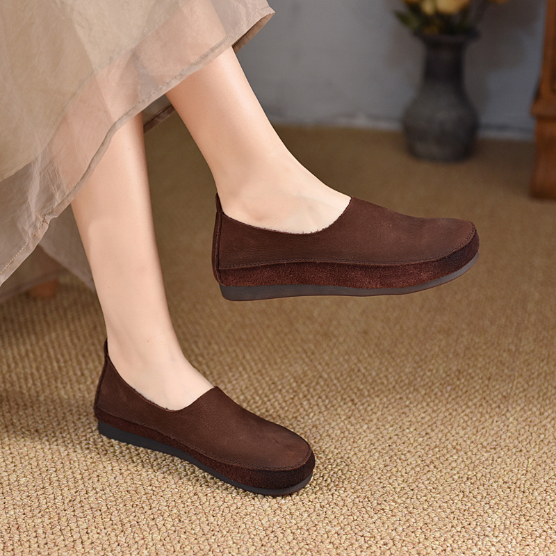 Pantofi dama cu talpă plată, vârf rotund, partea superioară din piele de vițel texturată, talpă din cauciuc, guler jos, toc plat 1-3 cm