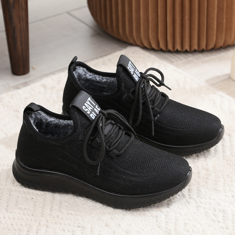 Női téli pamut cipő, felső része pamutszövet, bélés fleece, PU talp, középső sarok 3–5 cm