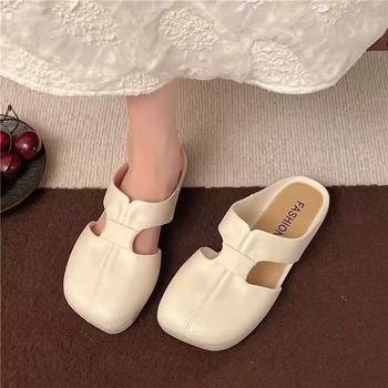 Sieviešu platās sandales ar pirksta aizsargu visām sezonām (augšējais materiāls: liellopu kažokāds; iekšpuse: āda; zole: mikrošķiedras āda; plakana zole; zoles biezums 3-5 cm)