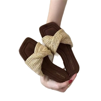 Sieviešu sandales ar austiem izgriezumiem, PU augšdaļa, gumijas zole, iekšējais materiāls mākslīgā āda, papēža augstums 3–5 cm, slip-on uzlikšanas dizains