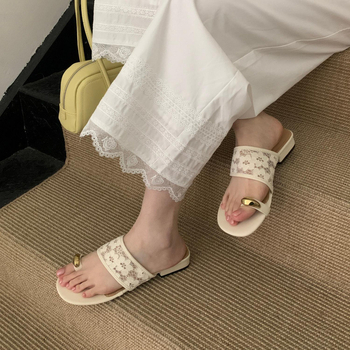 Sieviešu Slip-On sandales ar aizvērtu pirkstu un režģa augšdaļu, ikdienas stil, plakana papēde, vasara 2025