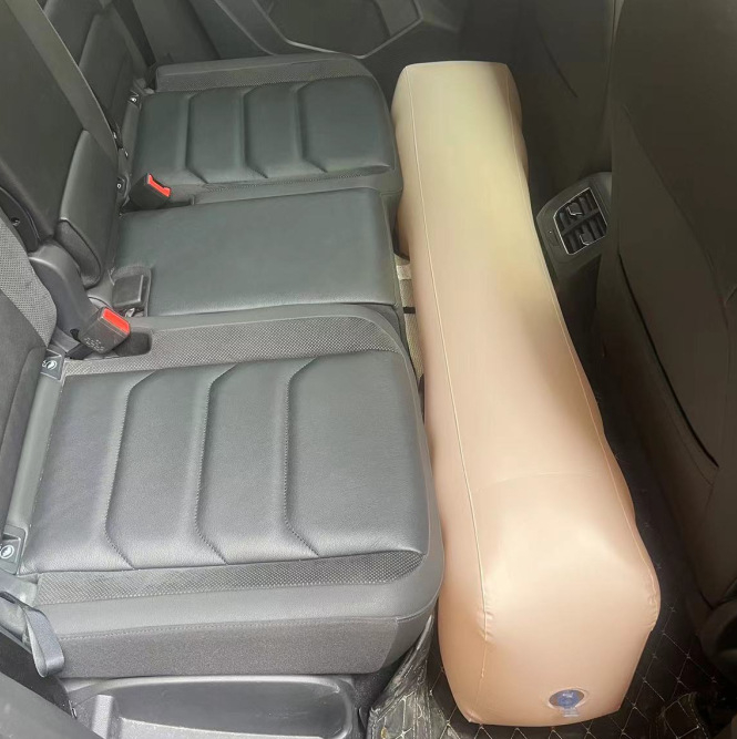 Rong Kyu PVC φουσκωτή βάση για το κενό πίσω καθίσματος αυτοκινήτου – πτυσσόμενη, χειροκίνητο φούσκωμα, μέγιστο φορτίο 50 kg