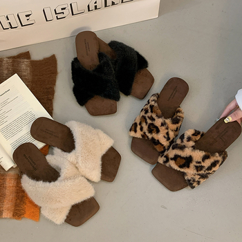 Naiste sussid kunstkarusnahaga ülemisega, ristuvate rihmadega, leopardi muster, slip-on, kummist tallaga, sügis-talviseks kasutamiseks