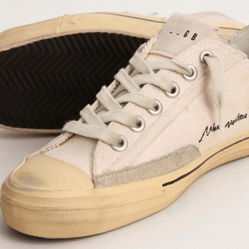 Kényelmes uniszex vászon sneaker, retro distressed megjelenés és rejtett sarok, alacsony felső, gumitalp