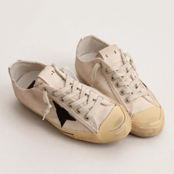 Kényelmes uniszex vászon sneaker, retro distressed megjelenés és rejtett sarok, alacsony felső, gumitalp