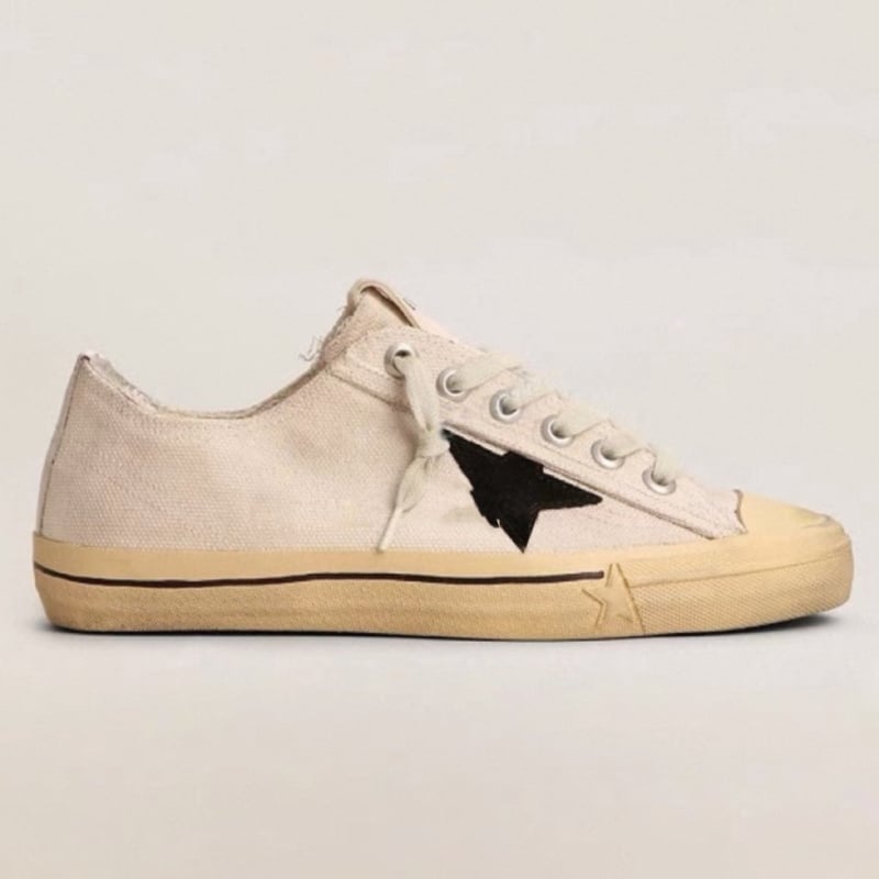 Kényelmes uniszex vászon sneaker, retro distressed megjelenés és rejtett sarok, alacsony felső, gumitalp