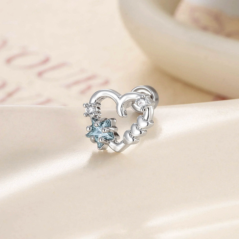 Kõrva luu nael – südamekujuline tühi nõel, tähtega zirkon kristallid, elektroplahitud metall, unisex vintage stiil