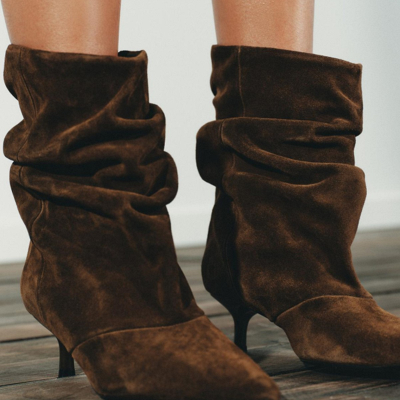 Sieviešu modes zābaki ar šauru purnu, velūra augšdaļa, gumijas zole, īss potītes augstums, plāns papēdis