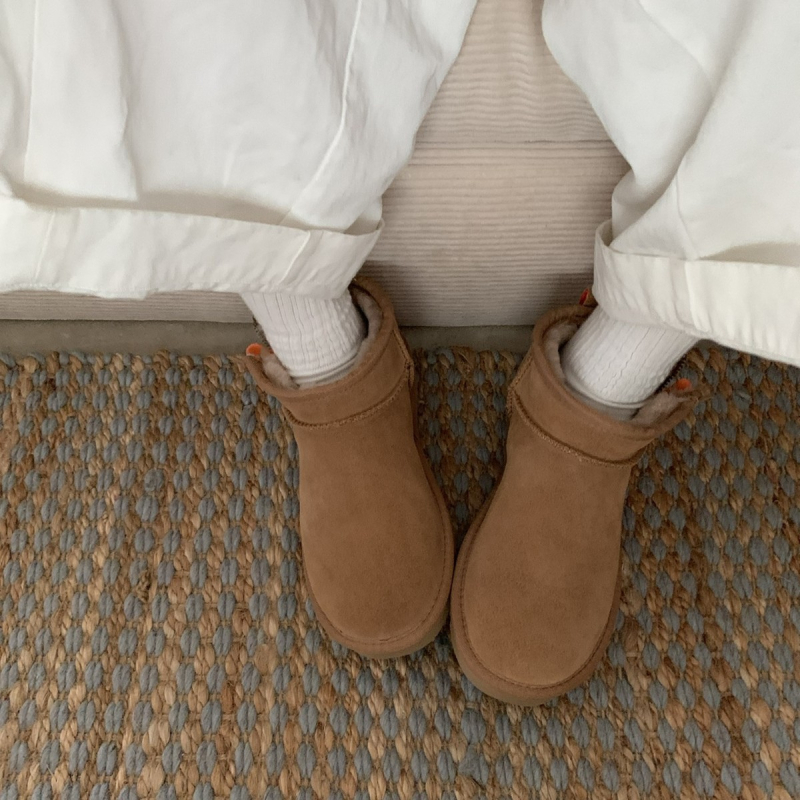 Sieviešu sniega zābaki, zemā augšdaļa, sānu rāvējslēdzējs, aitādas virsma, vilnas odas iekšpuse