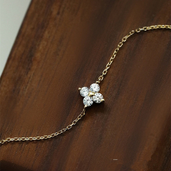 Brățară de gleznă din argint S925, motiv trifoi cu patru foi, placare cu aur 18K, cu diamante încrustate, stil luxos ușor