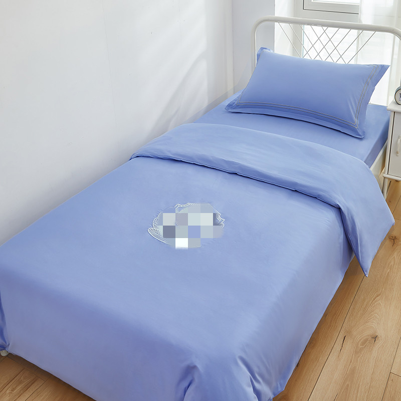 Poliesterio–medvilnės satino trijų dalių patalynės komplektas su reaktyviu spausdinimu ir dažymu, vientisas raštas, studentų bendrabutis