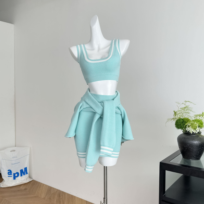 Temple Mai Pleteni camisole jakna — rano jesen 2025, vitka silueta, bez rukava, spandeks