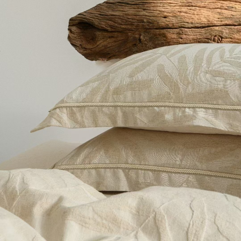 Keturių dalių patalynės komplektas su prancūziška nėrinių, medvilnės-linų, Jacquard audinys, reaktyvus dažymas, 500-800 g, A klasės motinai ir kūdikiui