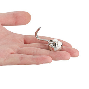 Forogó mágneses akasztó NdFeB-mágnessel és kerek szívófejjel – hűtőszekrényhez, függőleges rögzítés, egységes stílus, 8 kg teherbírás